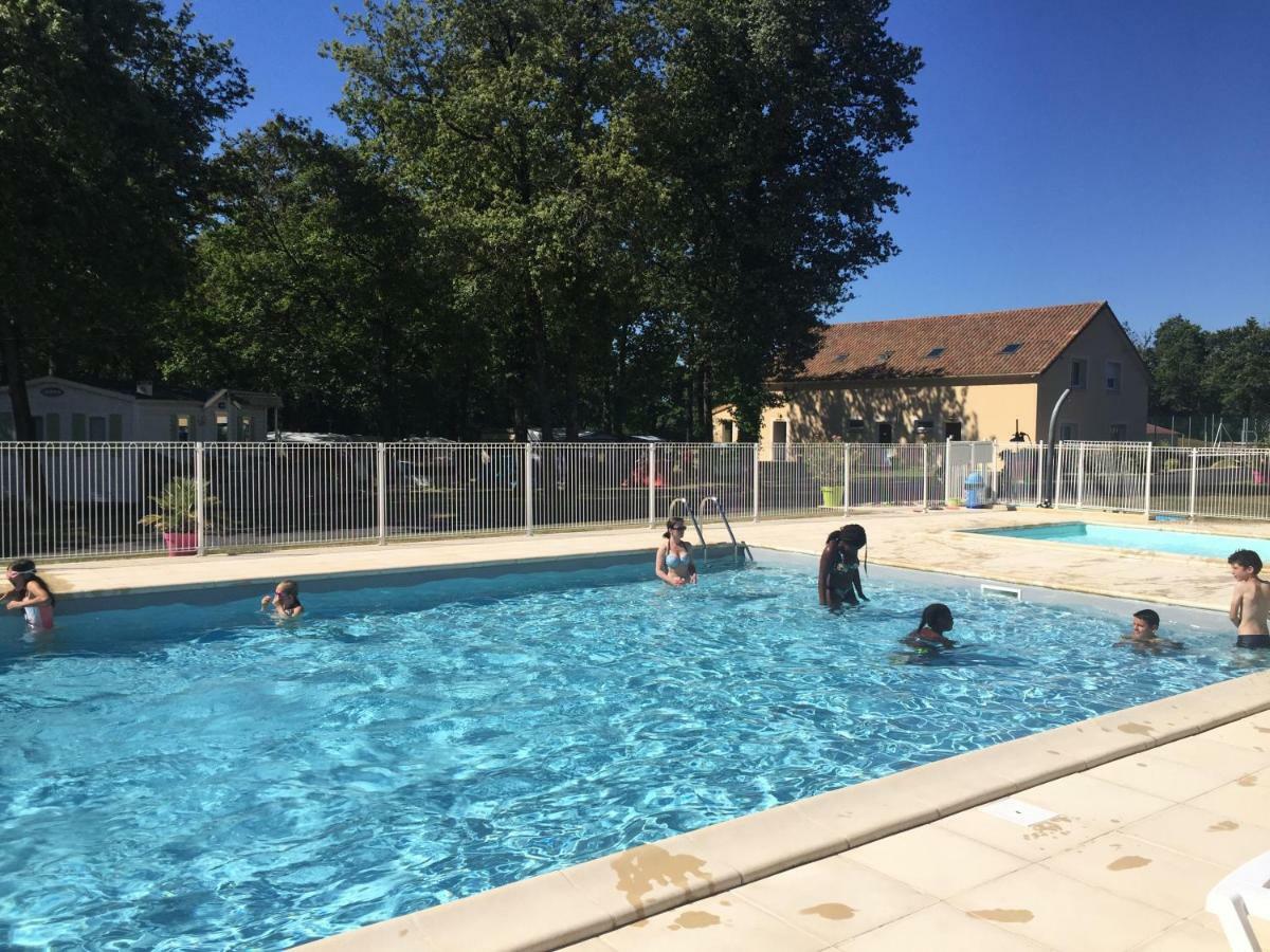 فندق Saint-Sauveur في  Camping Les Petites Minaudieres المظهر الخارجي الصورة