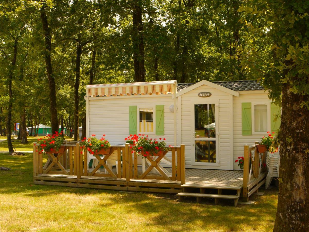 فندق Saint-Sauveur في  Camping Les Petites Minaudieres المظهر الخارجي الصورة